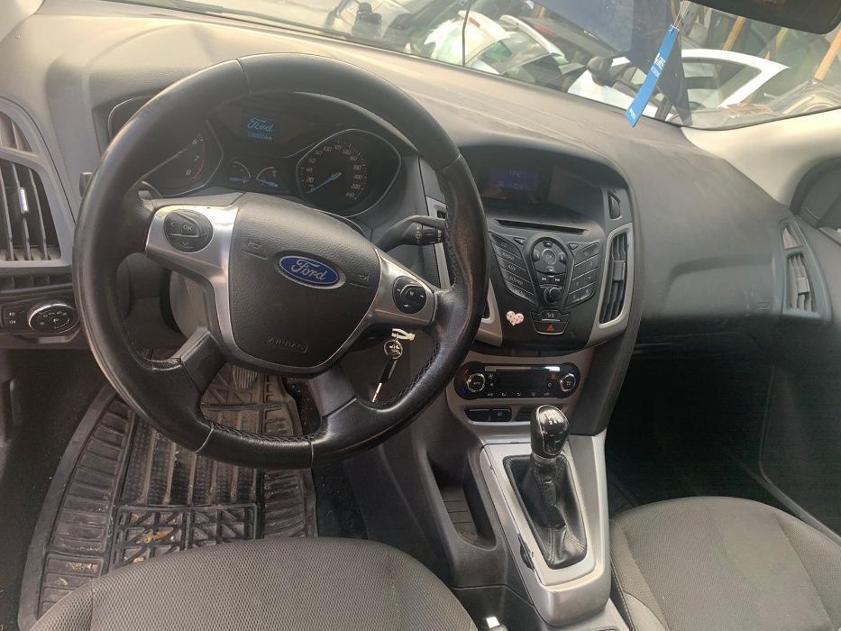 Dezmembrez Ford Focus 2013
