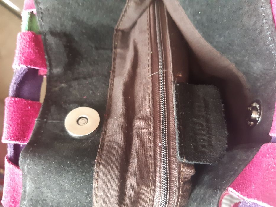 Дамска чанта от естествен велур MIU MIU