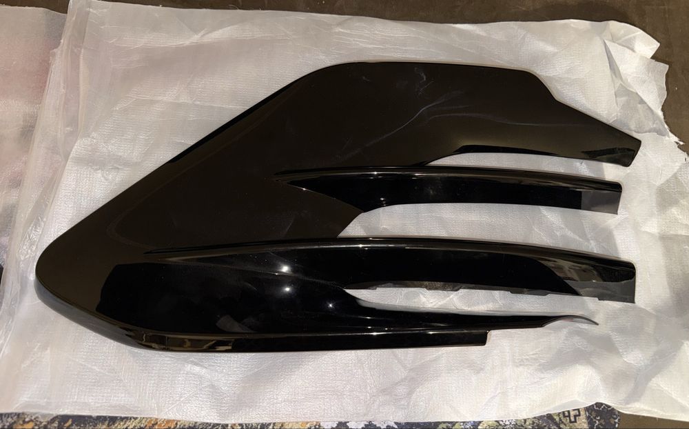 Separatoare laterale de admisie Mercedes C167  V167 facelift