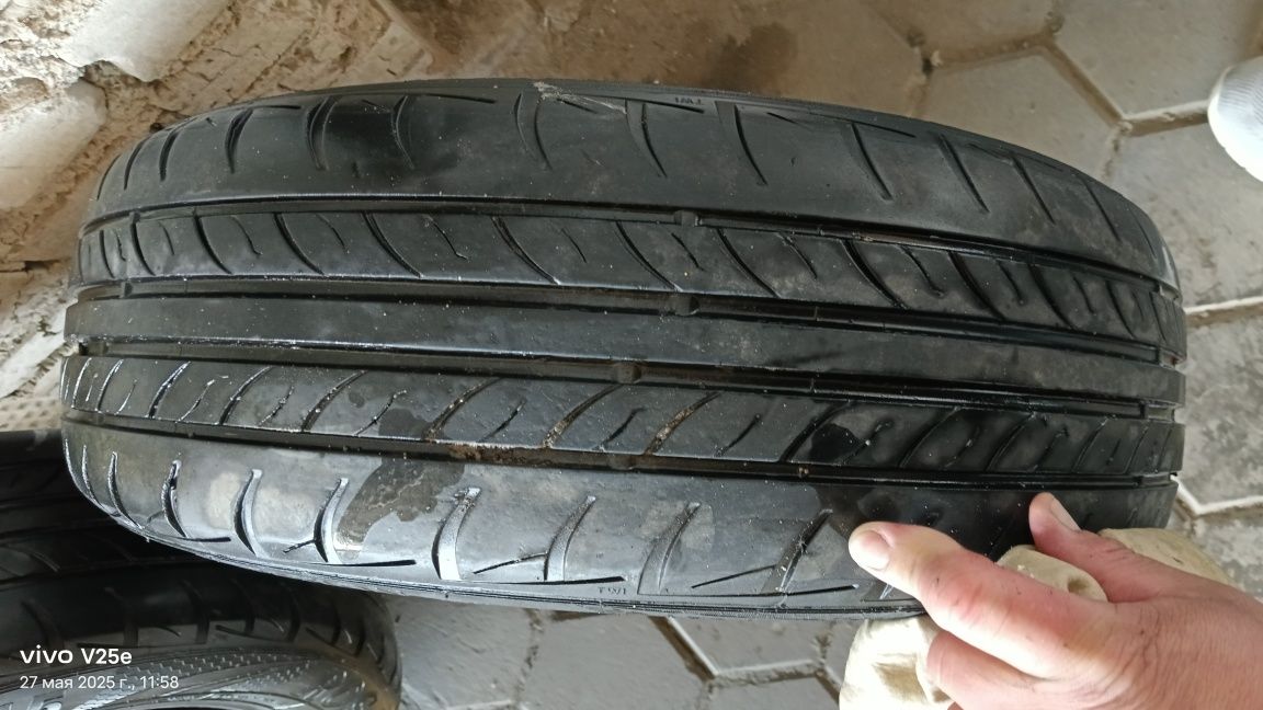 Продам 4шт диски на  15   и 2шт шины 185/65 R15 б/у