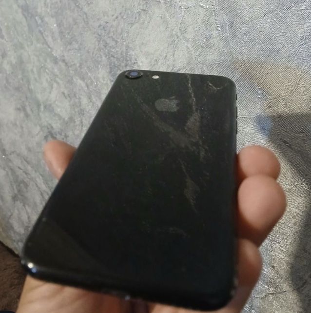 Iphone 7 32 xolati yaxshi radnoy