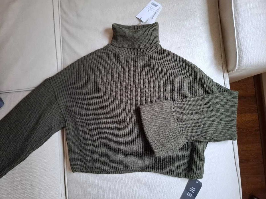 Нов пуловер NA-KD, размер M