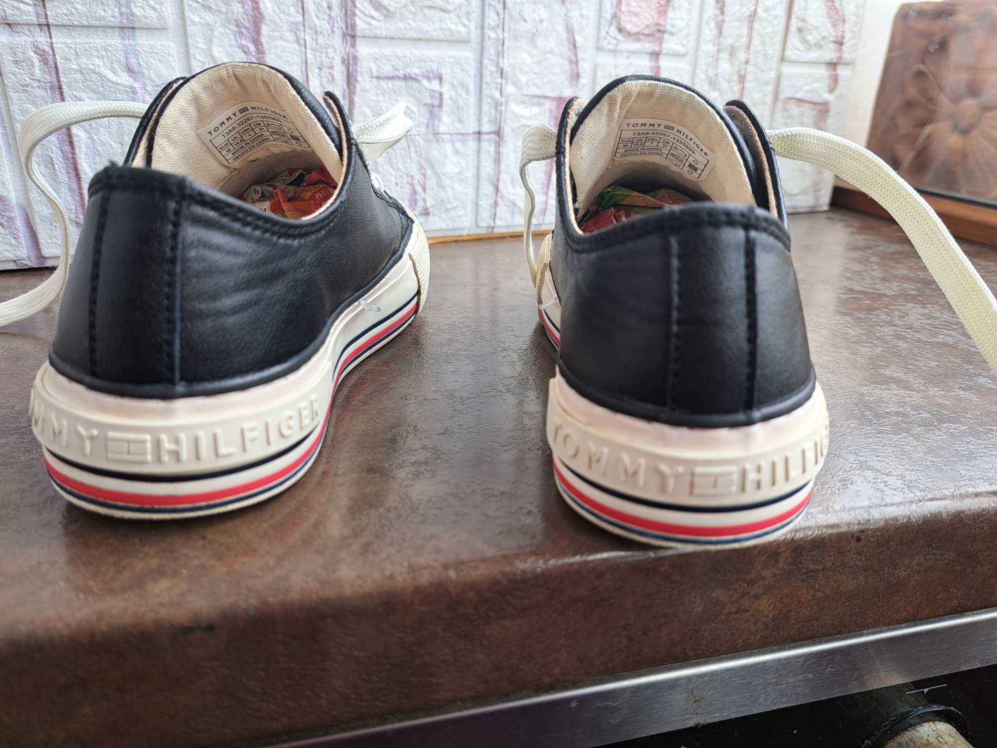 детски маратонки,кожени кецове,спортни обувки,Tommy Hilfiger,номер 32