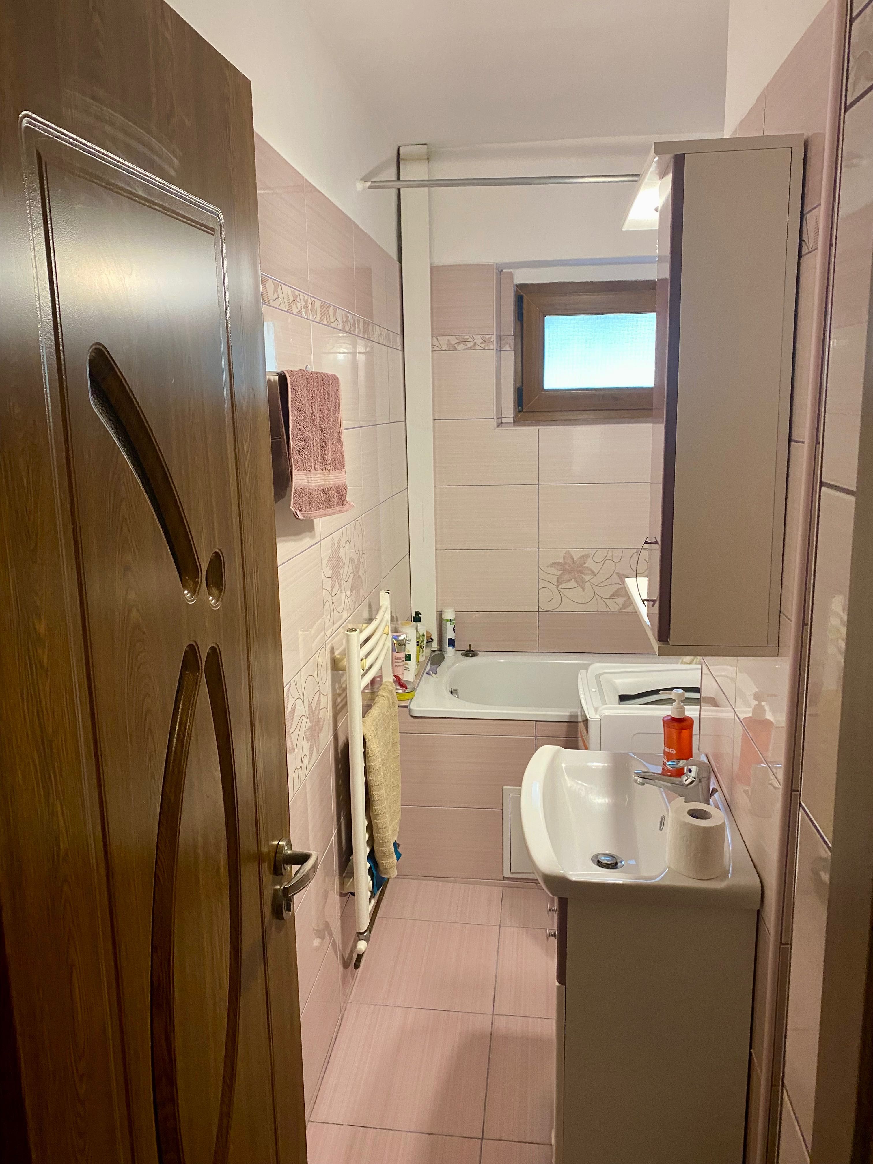 Proprietar închiriez apartament 3 camere