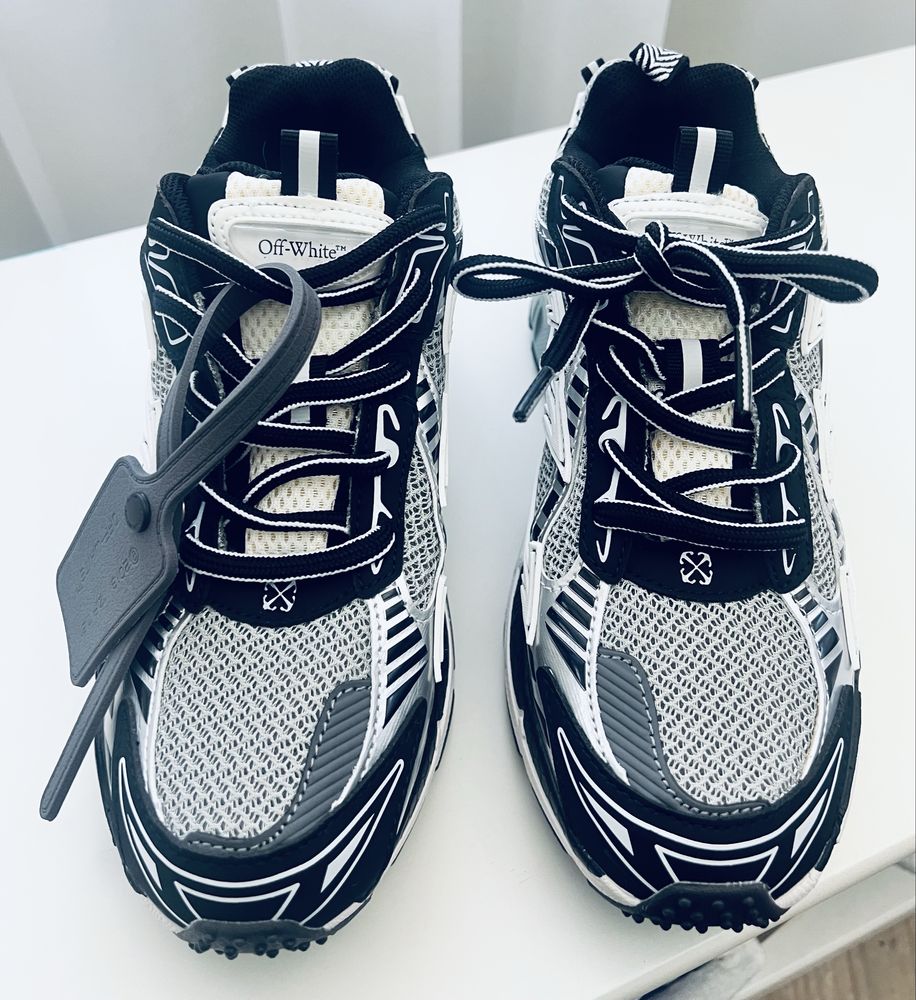 OFF-WHITE Be Right Back Grey Black