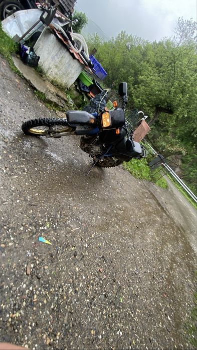 Vînd cross suzuki dr 600 preț fix