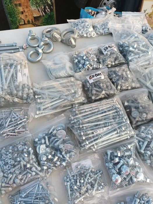 Diverse șuruburi inox alamă zincate auto papuci cupru