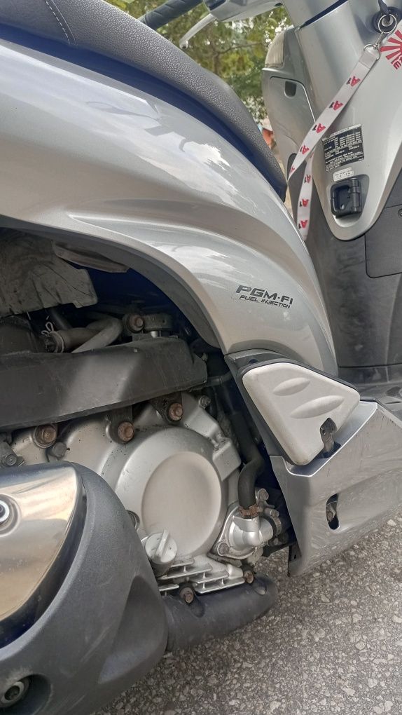 Honda sh 300 i Скутер