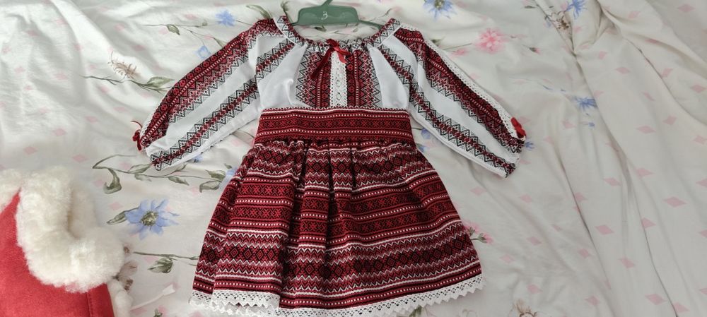 Costum national fetite cu vesta groasa Nou