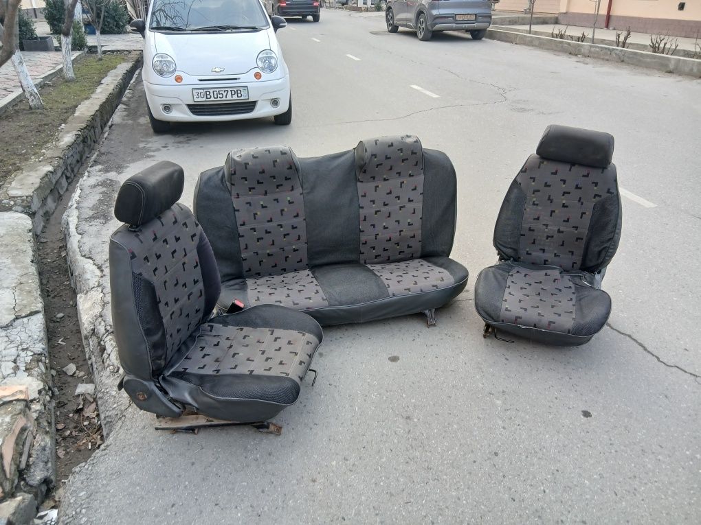 Продаётся Комплект Сидения от а/м Нексия 1/2
