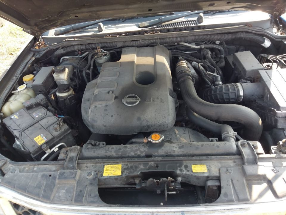 Dezmembrez dezmembrari nissan navara motor d40 2.5dci 171cp YD25DDTi PATHFINDER R51 trapa navigatie cabstar cutie de viteze transfer punte spate bare longitudinale  jante r17