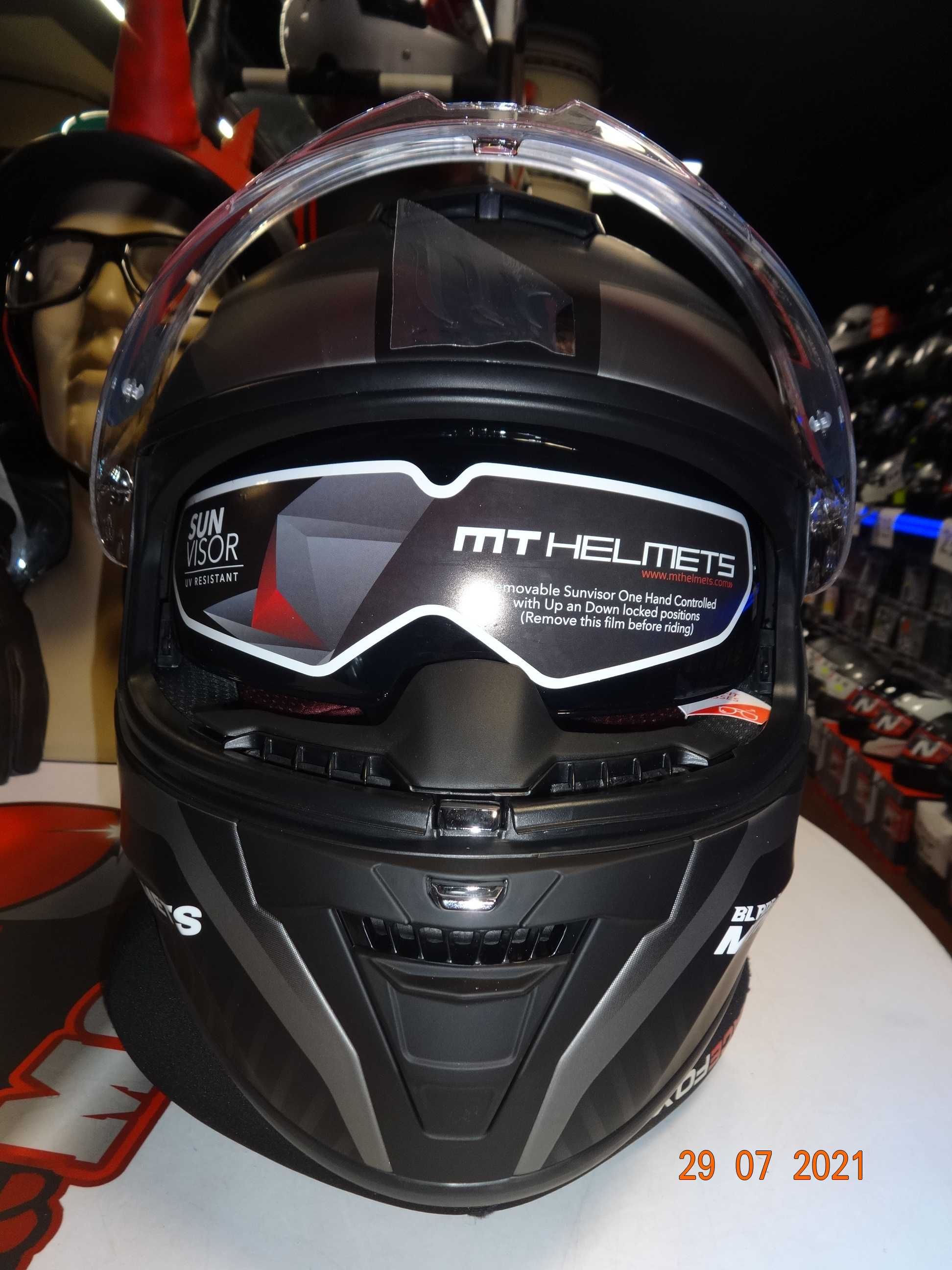 каска MT Helmets каска Blade 2 SV пистова мото каска тъмни очила