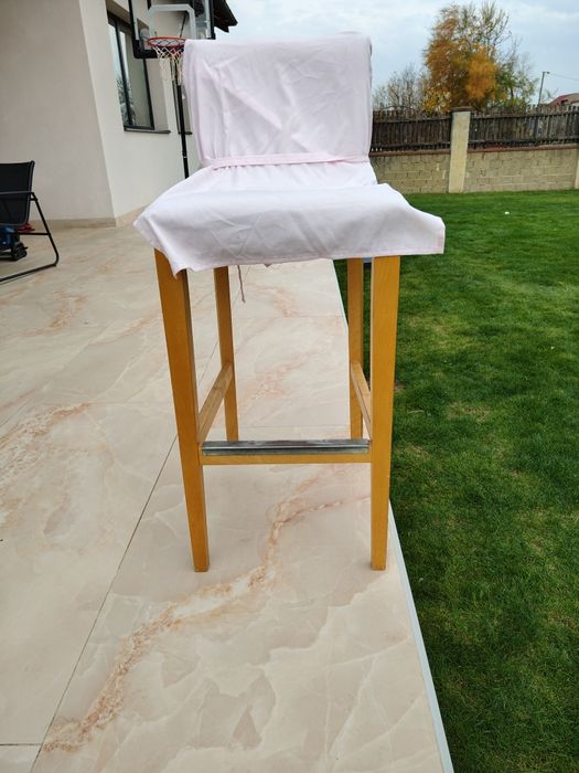 Scaune tip bar,2 fixe,2 pliabile, in stare buna 50 lei bucata, 200 tot