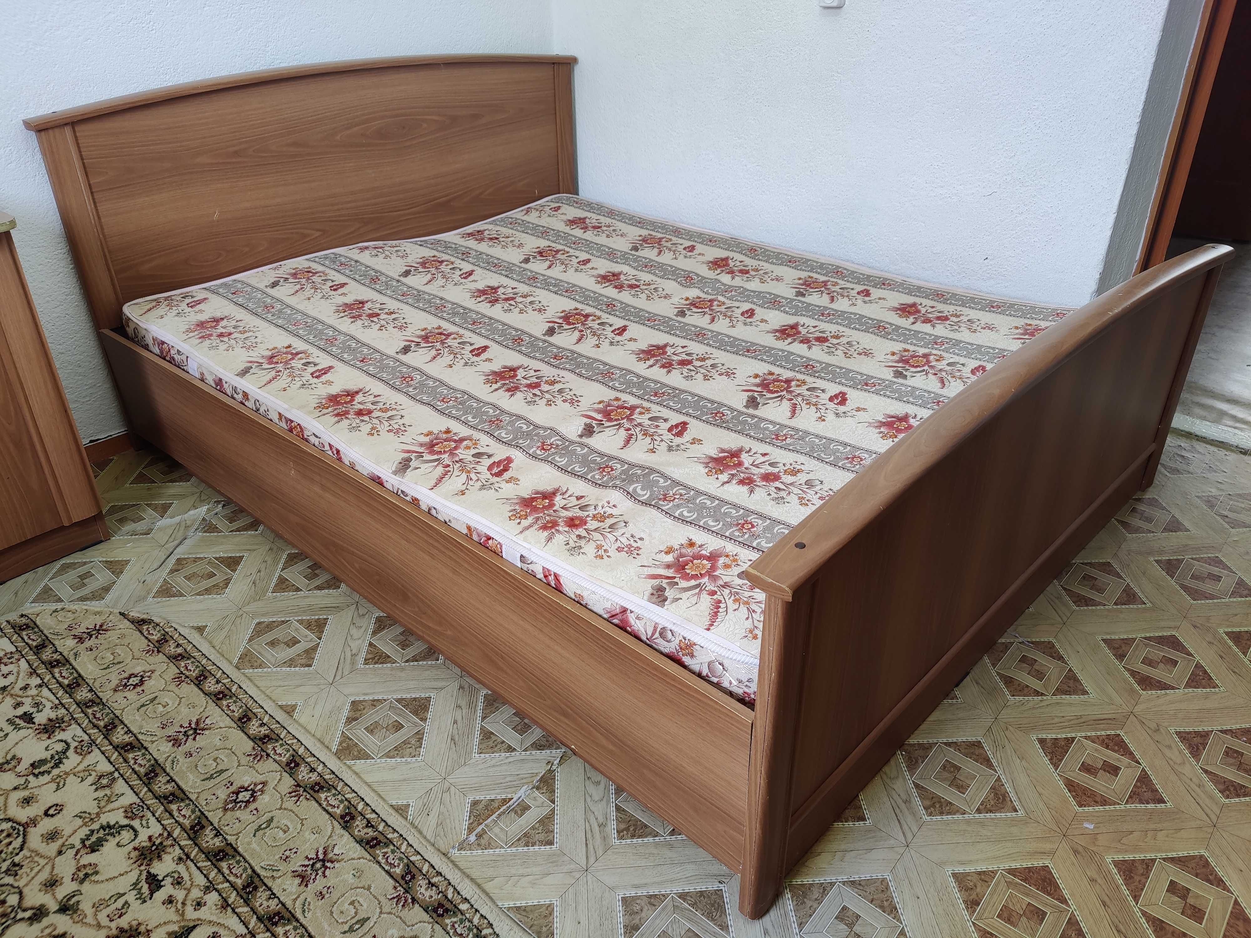Кровать 205х165х85см
