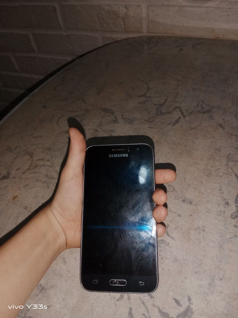 Samsung galaxy j1 8 ГБ и 1 ГБ озу