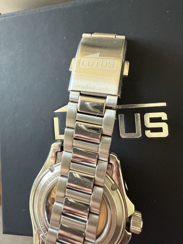 Автоматичен часовник LOTUS 100m SAPFIRE