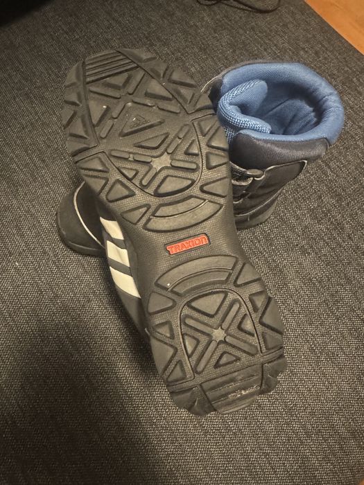 Cizme copii Adidas impermeabile marimea 35.5