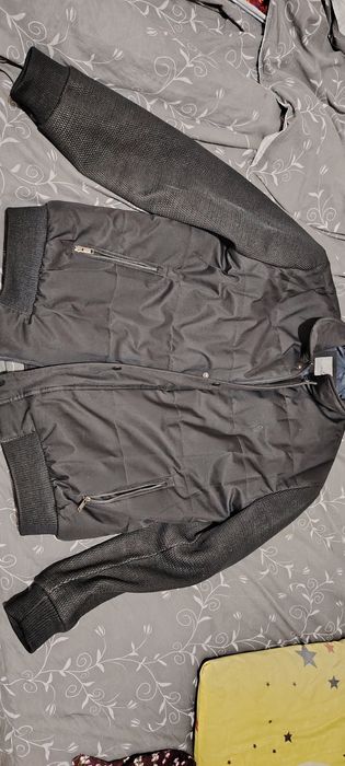 иссик куртка сотилади