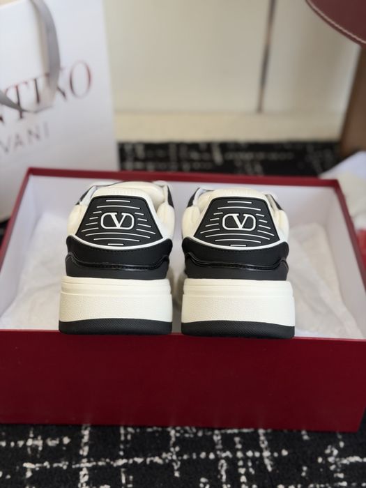 Adidasi Valentino , calitate premium , noi , pe comanda , 42