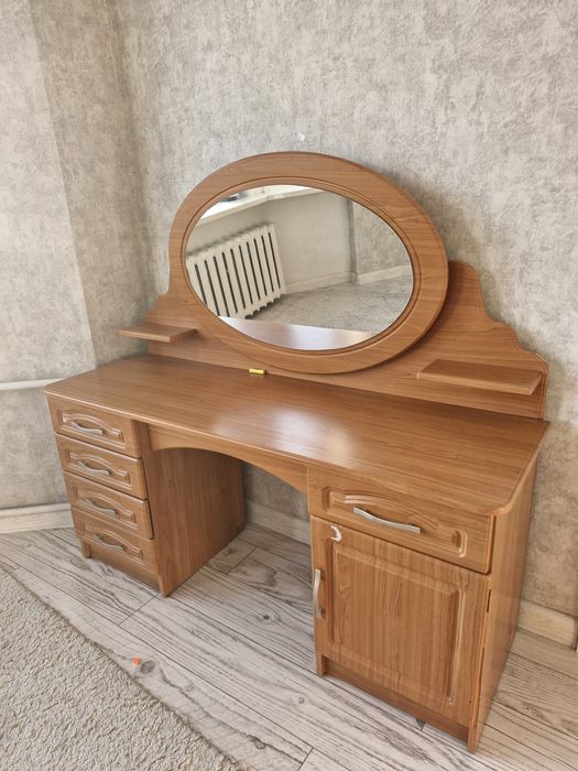 Трюмо в отличном