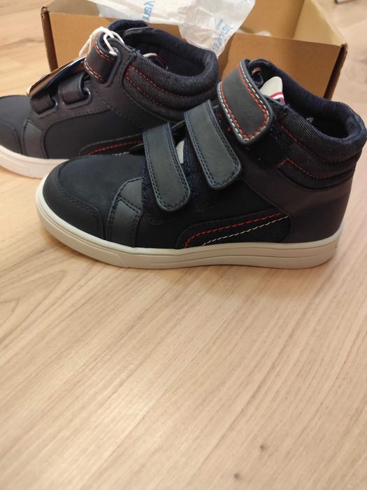 Нови детски обувки