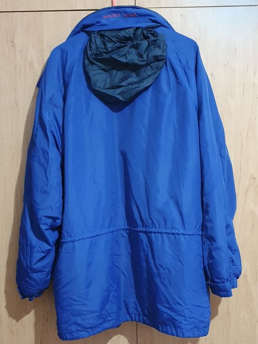 Vând geaca pentru bărbați