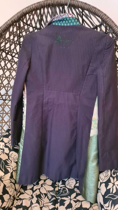 Vand 2 paltoane Desigual