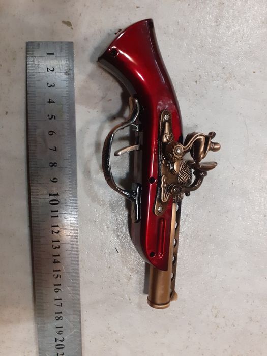 Красив кремъчен пистолет,пищов,оръжие