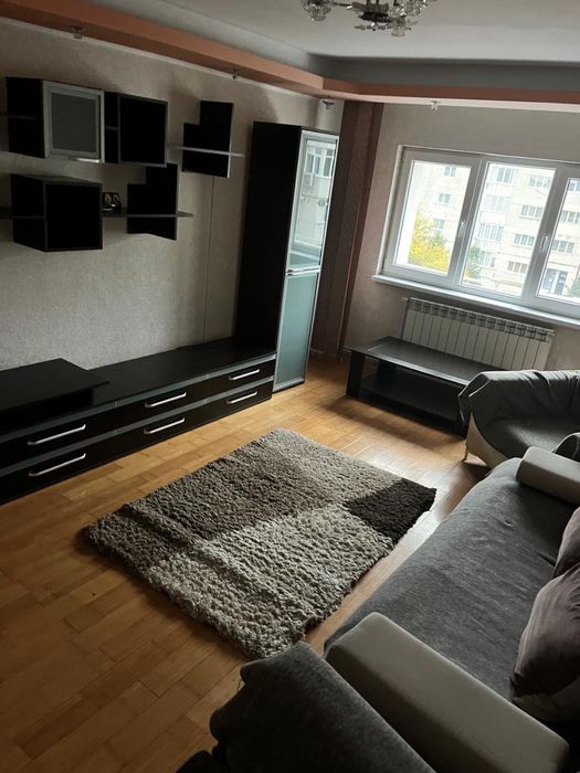 Inchiriez apartament