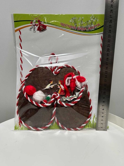 Мартеници на едро