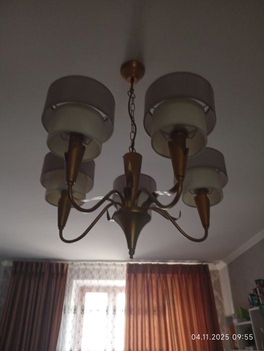 Продам люстру все рабочее
