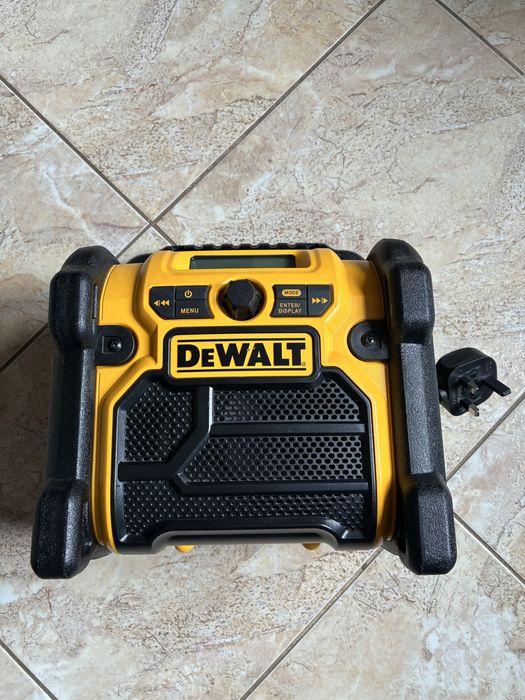Строително радио DEWALT DCR020