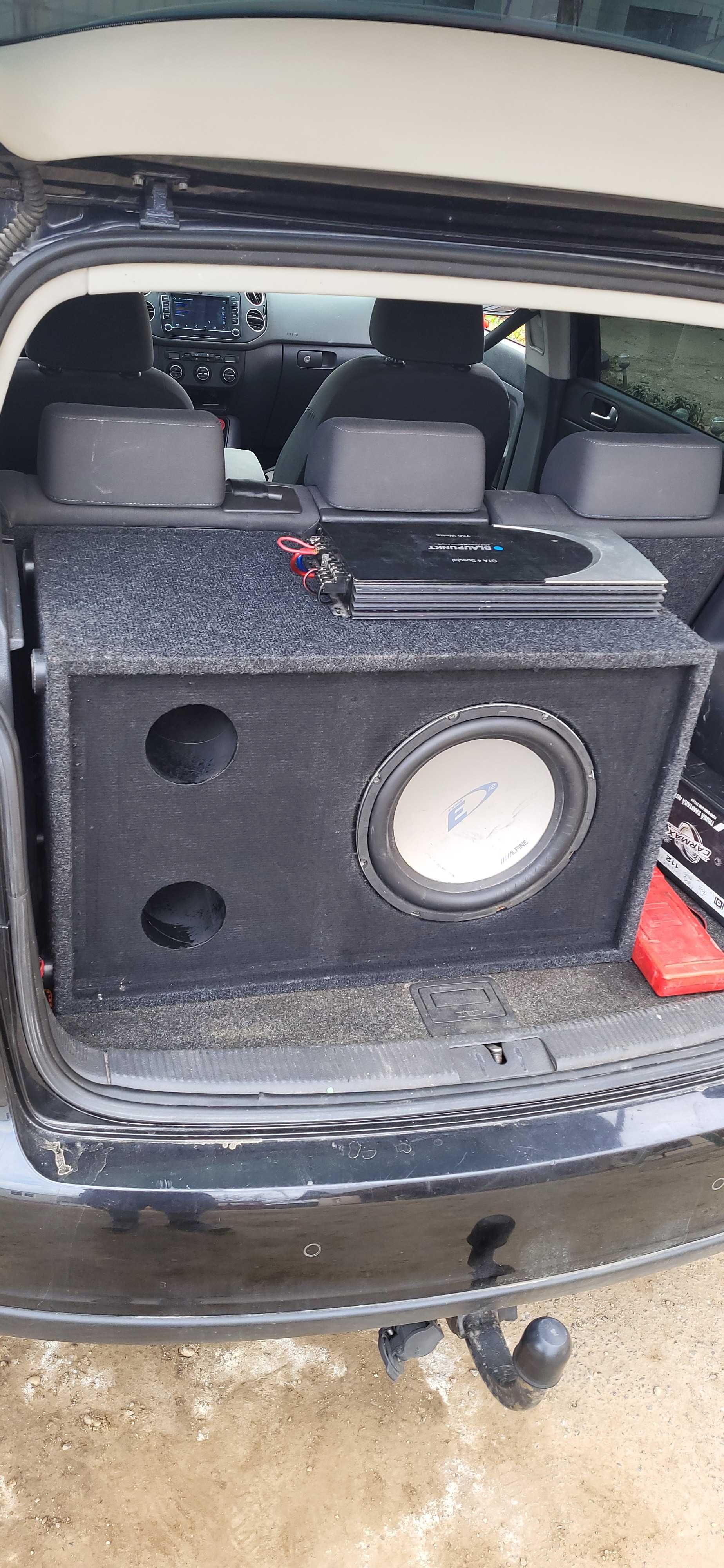 Vând subwoofer alpine si statie blaupunkt