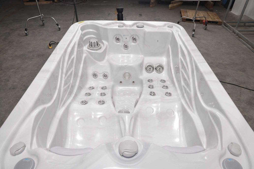 Jacuzzi exterior 3 persoane Visoli 225 x 155 cm 39 jeturi cu Ozone