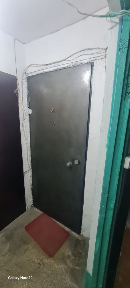 Продам дверь металлическую