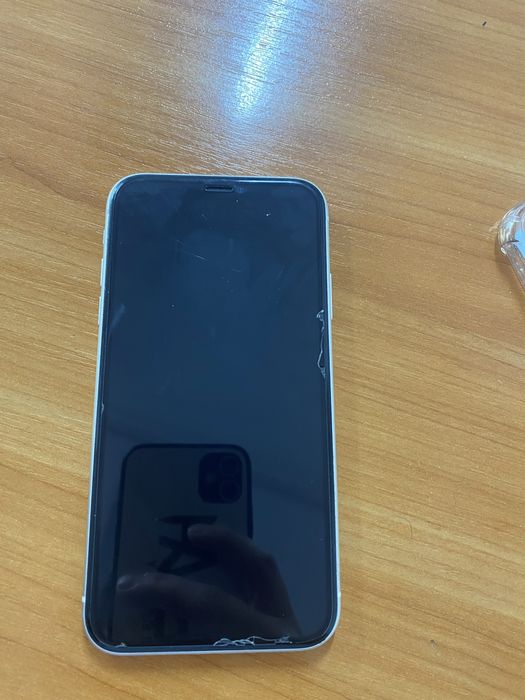 Айфон 11 идеальное состаяние