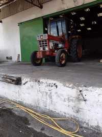 Tractor International 745