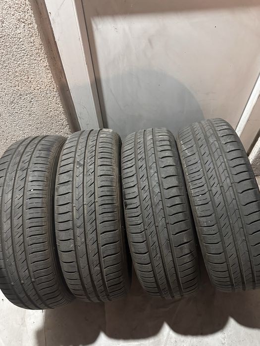 Vând anvelope de vară Logan