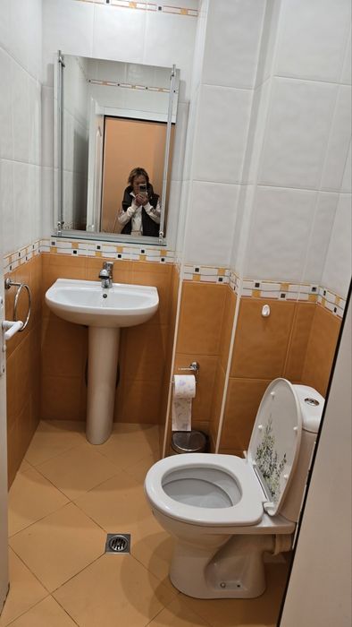 Отдавам под наем отличен тристаен перфектен апартамент  с мазе и ГАРАЖ