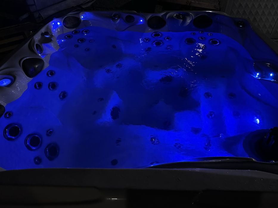 Джакузи  5 места всички екстри музикална система