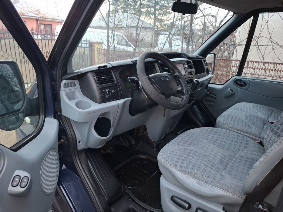 Ford  transit 2009, 2.2 tdci 86 cp,3 locuri și spațiu marfă