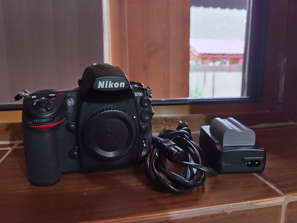 Vând Nikon 700D - ca nou
