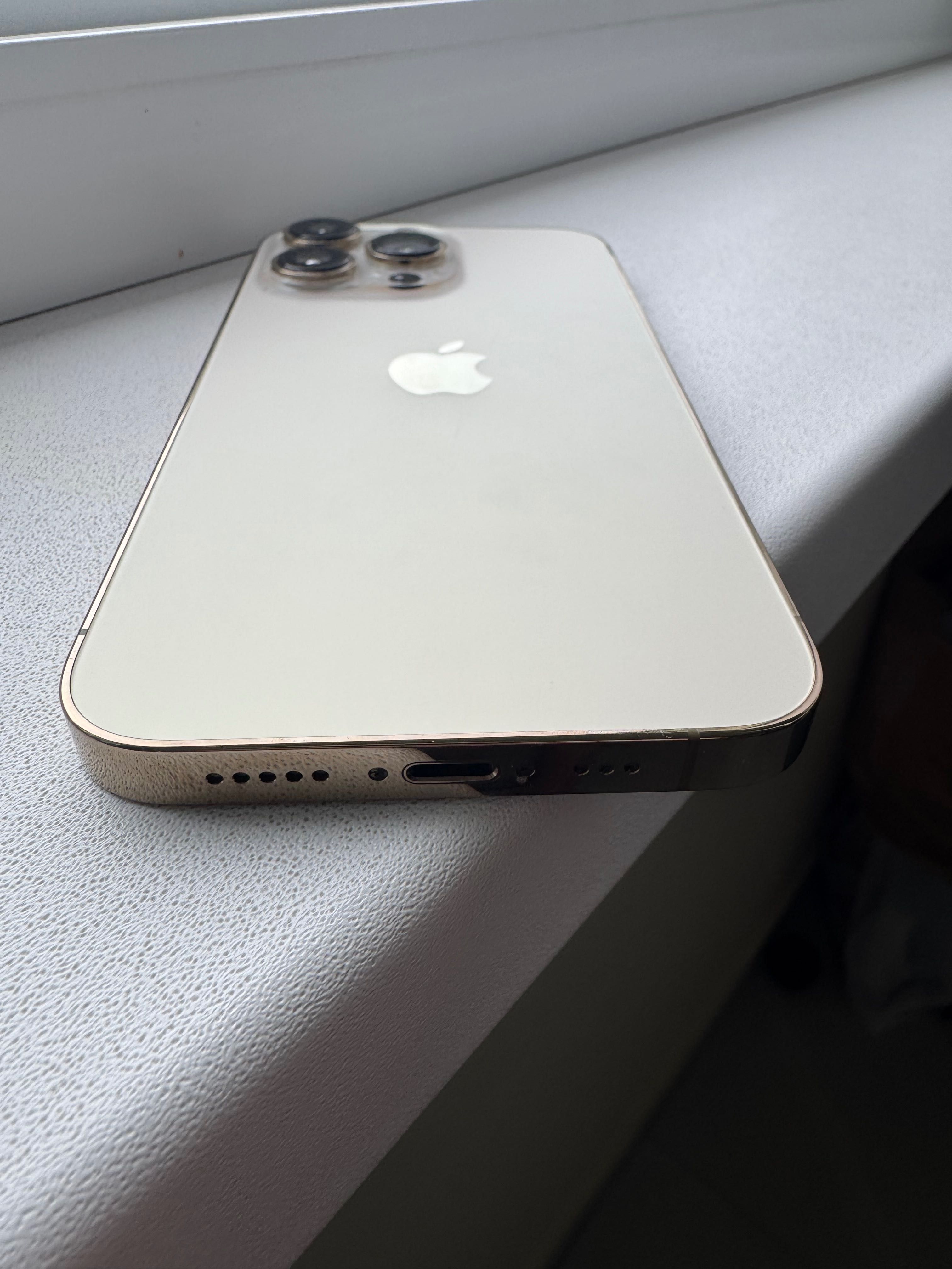 iPhone 13 pro gold 128 gb перфектен