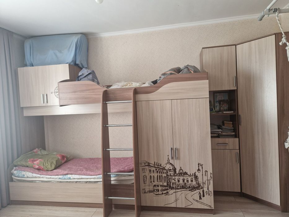 Двухъярусная кровать