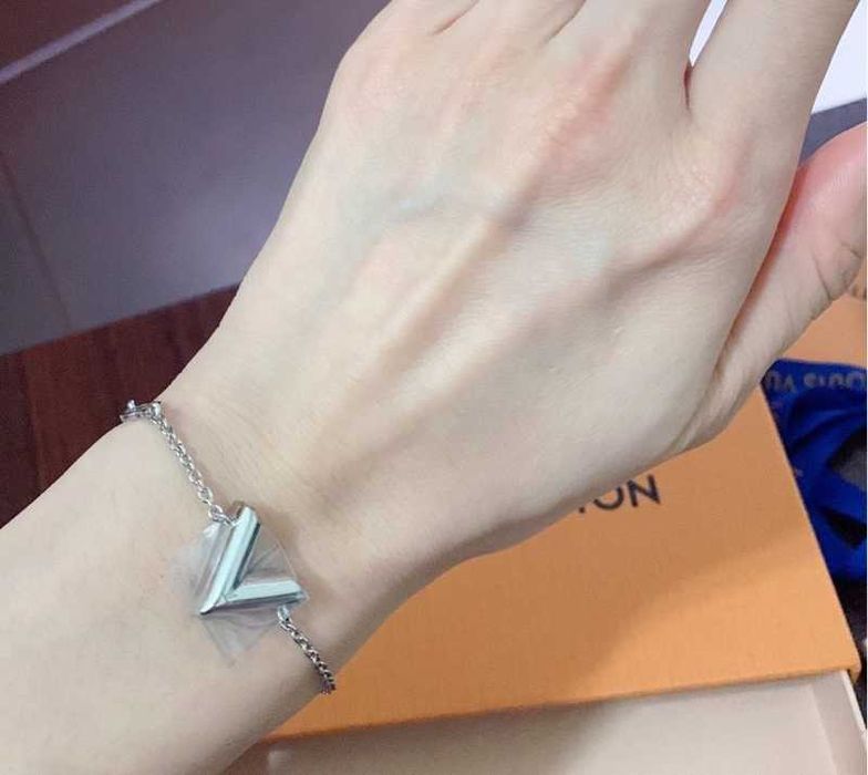 Louis Vuitton оригинална гривна