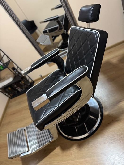 Бръснарски стол - като нов