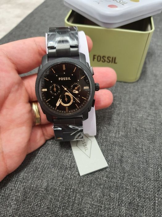 Ceas fossil- elegant și modern