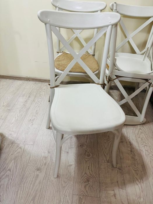 Стулья четыре штуки