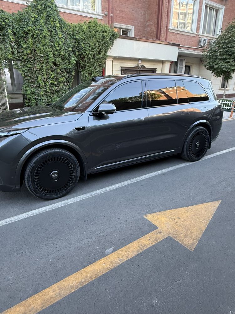 Продается автомобиль Li 9 ультра