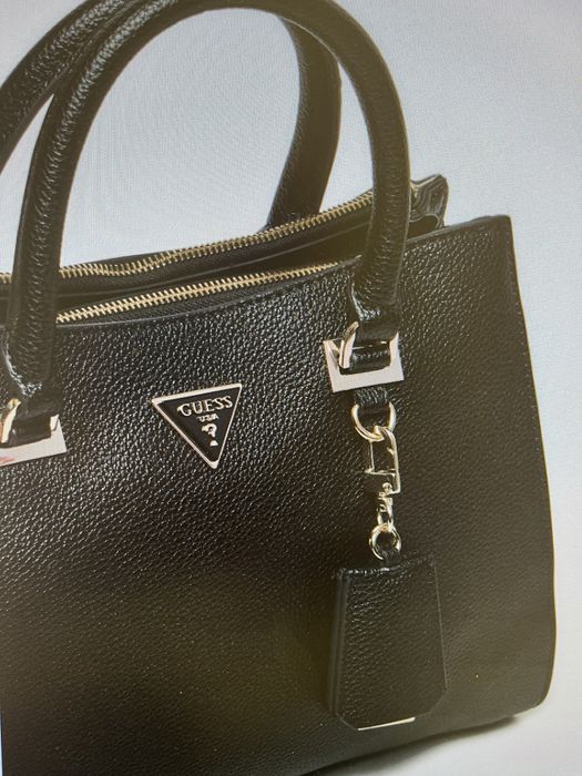 Дамска чанта Guess